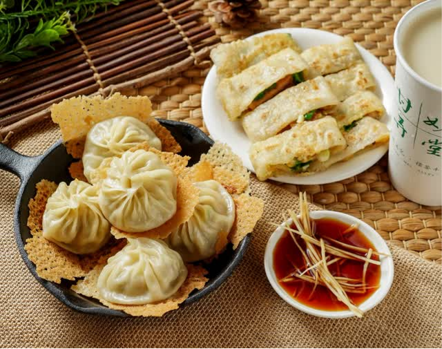 A. 招牌韭黃鐵板湯包套餐